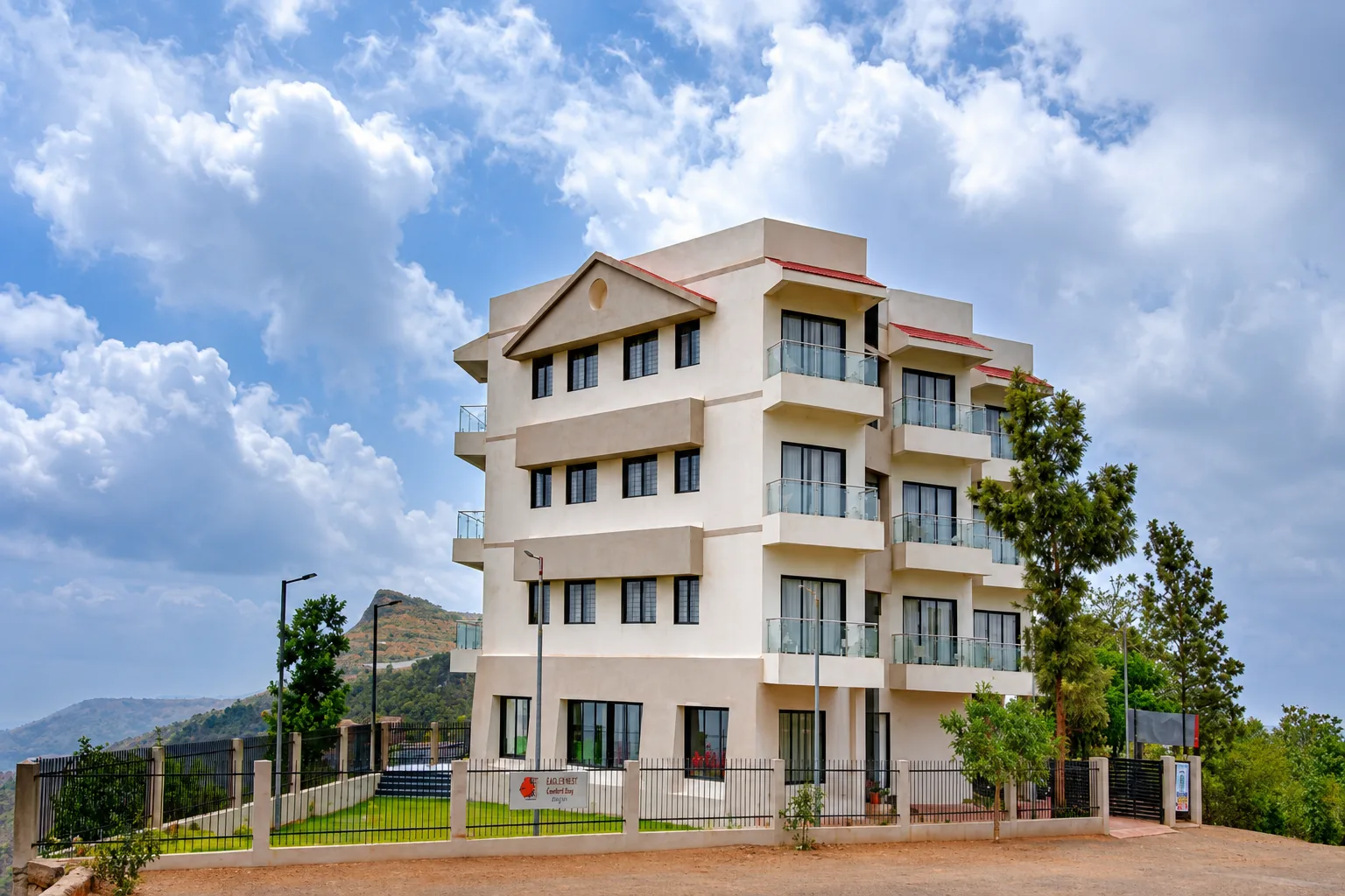 Toran Hill Resort building in Saputara